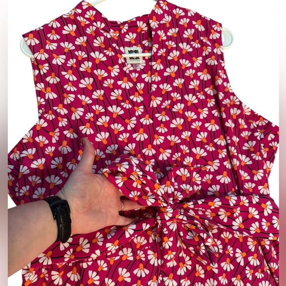 Women’s—Anne Klein Bright Magenta Sleeveless V-Neck Belted Maxi Dress. Size XL. - Picture 4 of 16